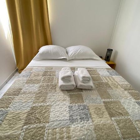 Appartement Moderne, 2 Chambres, Proche Aeroport • Chu • Port Les Abymes Exterior photo