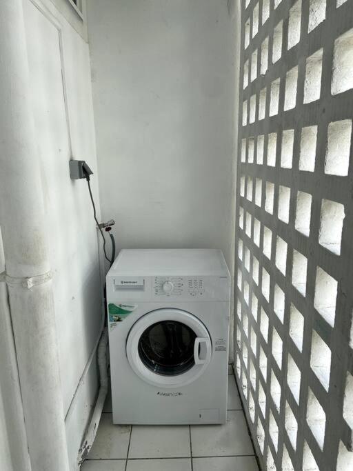 Appartement Moderne, 2 Chambres, Proche Aeroport • Chu • Port Les Abymes Exterior photo